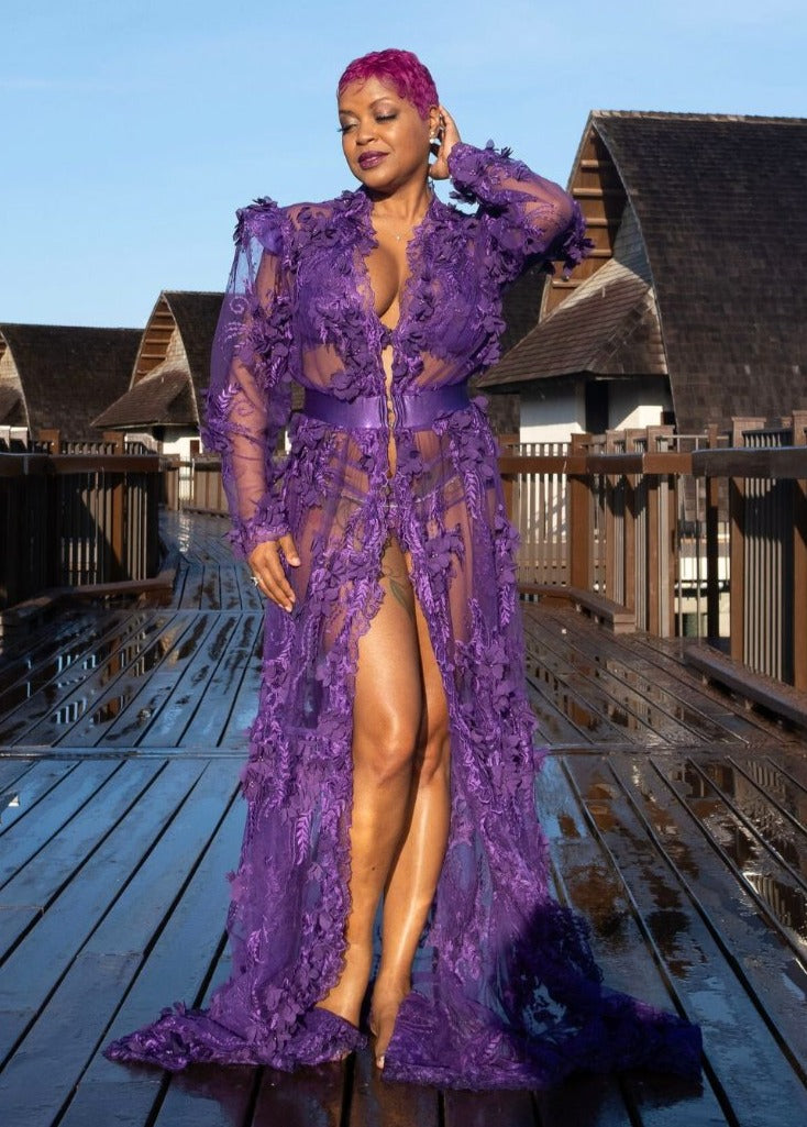 Monarchy Lace Robe